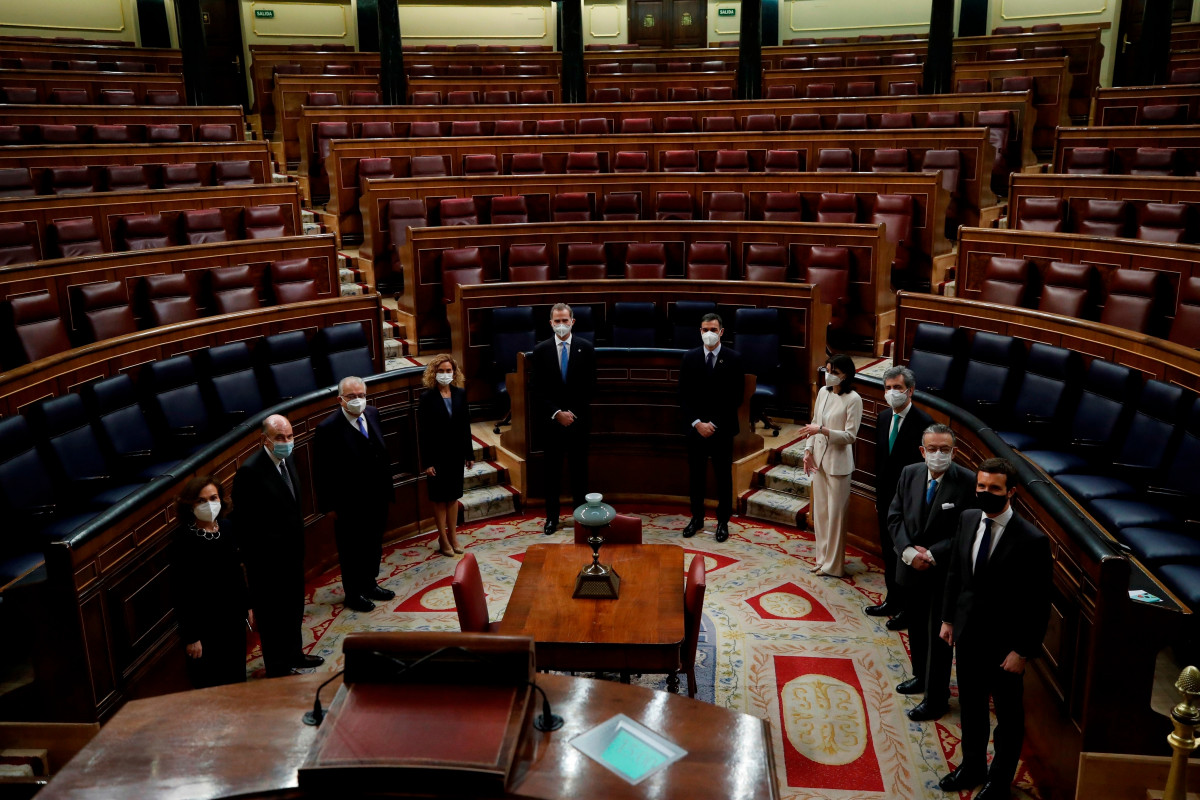 EuropaPress 3576816 rei felip vi juntament amb vicepresidenta primera govern carmen calb