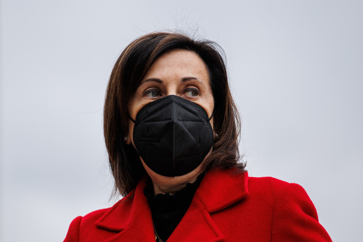 La ministra de Defensa, Margarita Robles, durant una visita al Centre d'Operacions Aèries Combinades (COAC), a la Base Aèria de Torrejón de Ardoz, a 23 de desembre de 2021, a Torrejón de Ardoz, Madrid, (Espanya). El COAC és una unitat internacional d