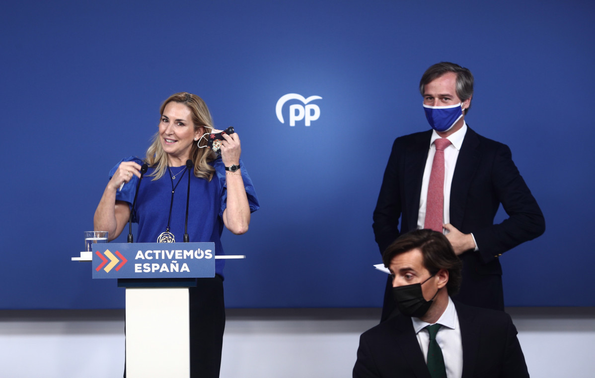 Arxiu - La vicesecretària d'Organització del PP, Ana Beltrán i el vicesecretari de Territorial, Antonio González Terol, i el vicesecretari de Comunicació, Pablo Montesinos, durant una roda de premsa, el 5 d'abril del 2021, a Madrid, (Espanya).