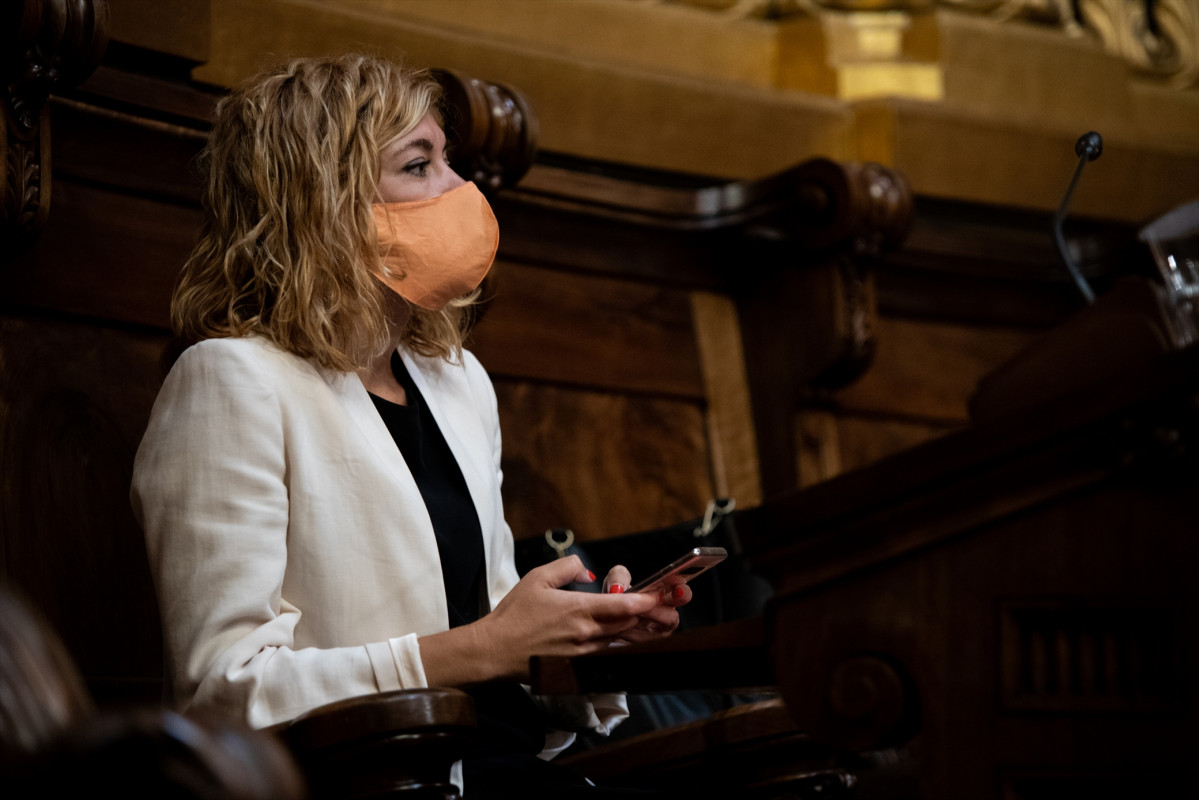 Archivo - La concejal de ERC en el Ayuntamiento de Barcelona, Elisenda Alamany, durante un pleno.