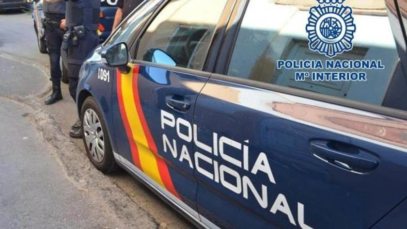 Fitxer - Imatge d'arxiu d'un patruller de la Policia Nacional.