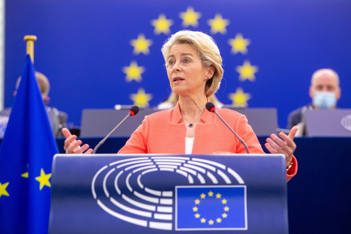 Arxiu - La presidenta de la Comissió Europea, Ursula von der Leyen, durant el debat sobre l'estat de la UE al Parlament Europeu a Brussel·les.