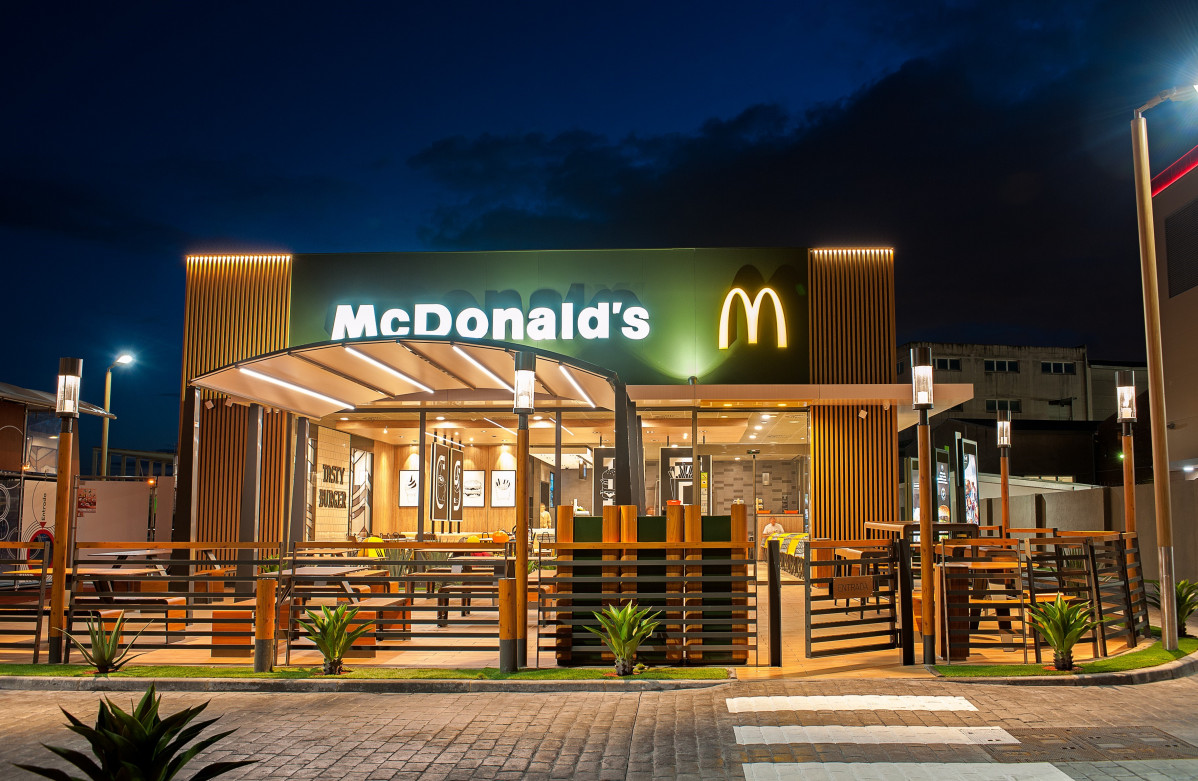 Arxiu - Mcdonald's Retira les tapes i coberts de plàstic de tots els seus restaurants d'Espanya