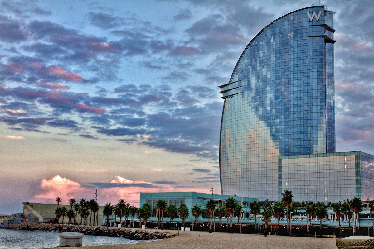 Hotel w g97571d996 1920