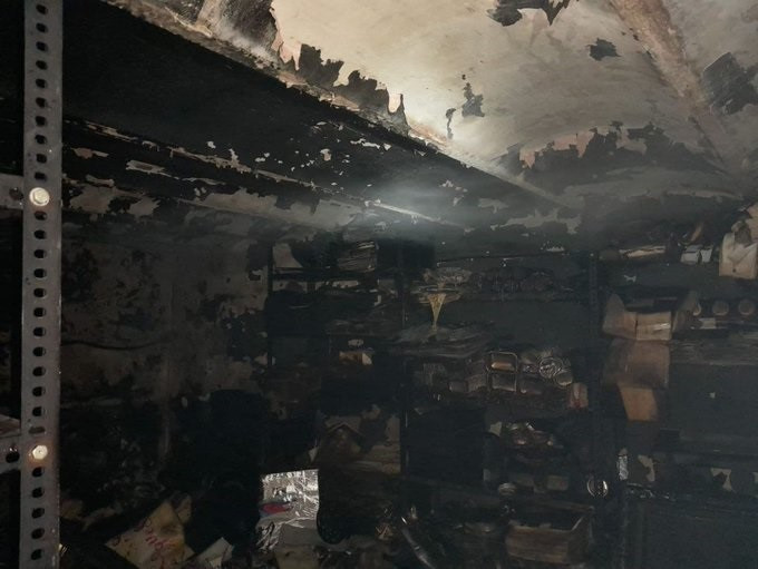 El local de la Pastisseria Ideal de Barcelona afectado por el incendio.