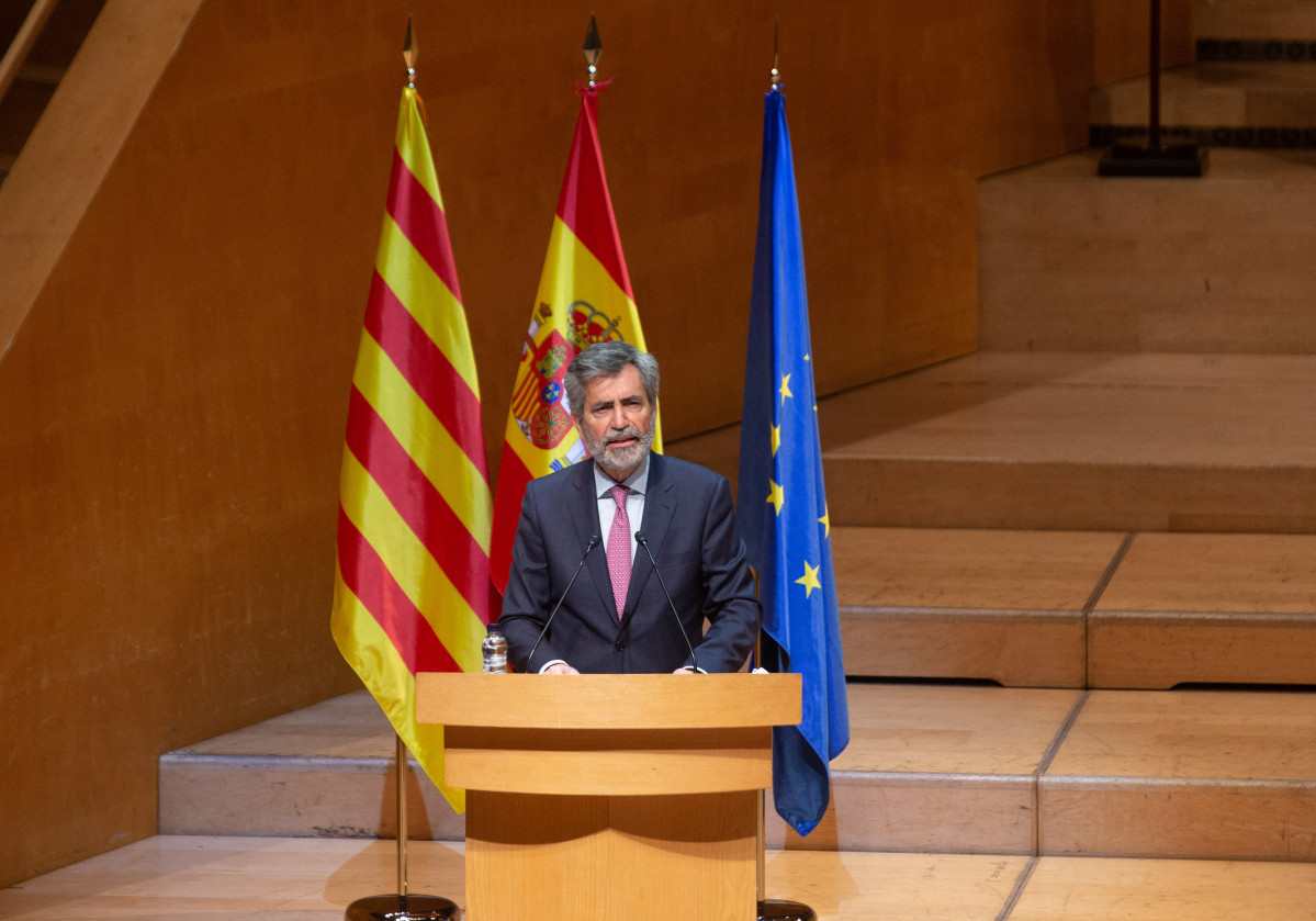 Arxiu - El president del Tribunal Suprem i del Consell General del Poder Judicial (CGPJ), Carlos Lesmes, intervé en l'acte de lliurament de despatxos als 188 integrants de la LXX promoció de l'Escola Judicial, a L'Auditori Lepant 150, a 29 de