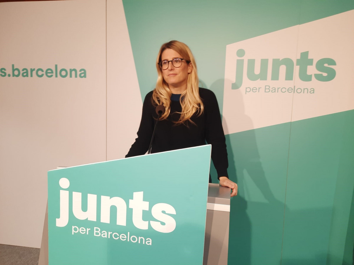 La presidenta del grup municipal de Junts a Barcelona, Elsa Artadi, aquest divendres en roda de premsa.