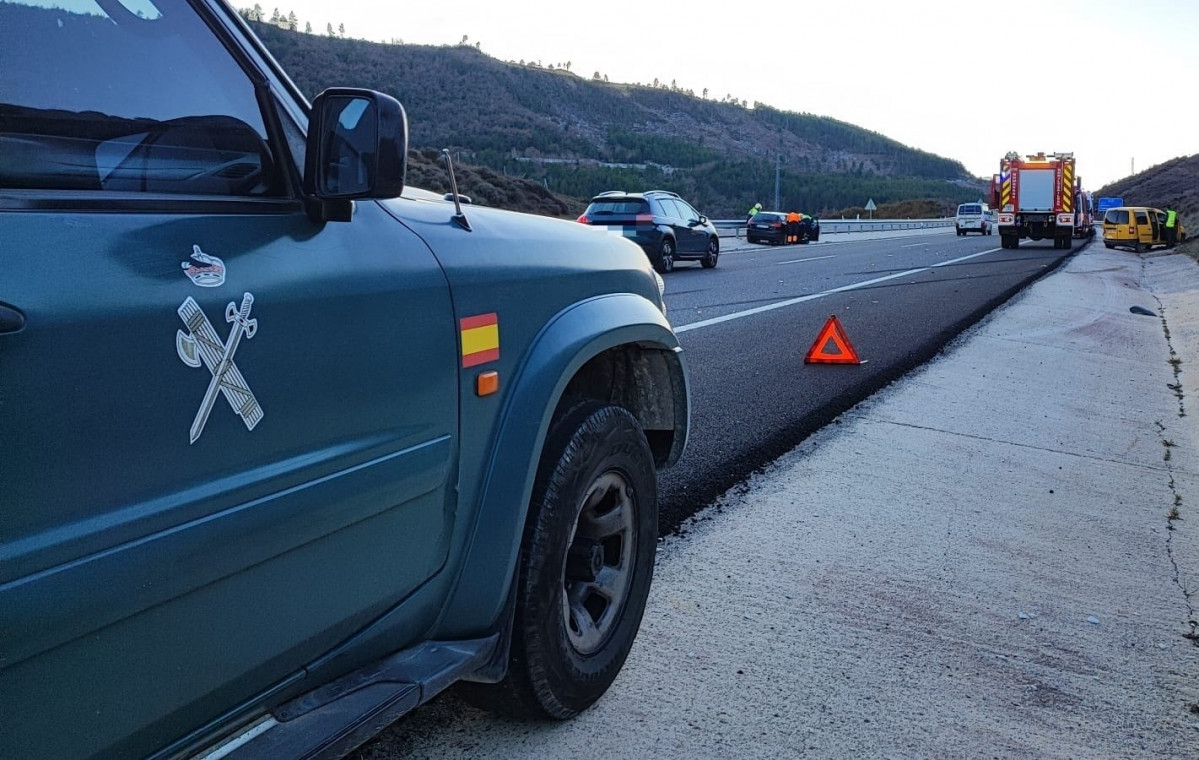 Vehicle de la Guàrdia Civil al lloc de l'accident
