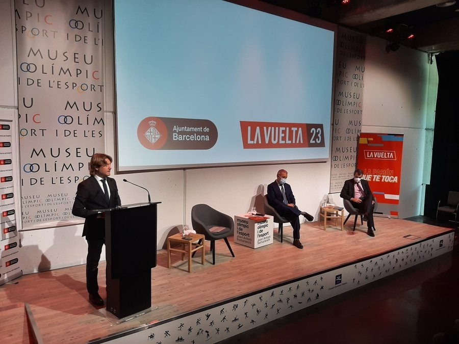 EuropaPress 4213539 talcalde jaume collboni regidor david escude presenten novetats
