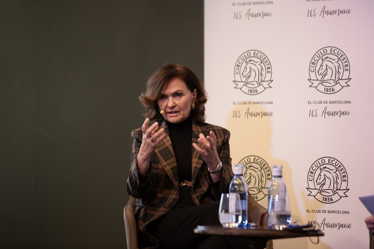 L'exvicepresidenta del Govern i presidenta de la Comissió d'Igualtat del Congrés dels Diputats, Carmen Calvo, participa al cicle de Cercle Eqüestre 'Agendes creuades Madrid-Barcelona', el 24 de gener de 2022, a Barcelona.