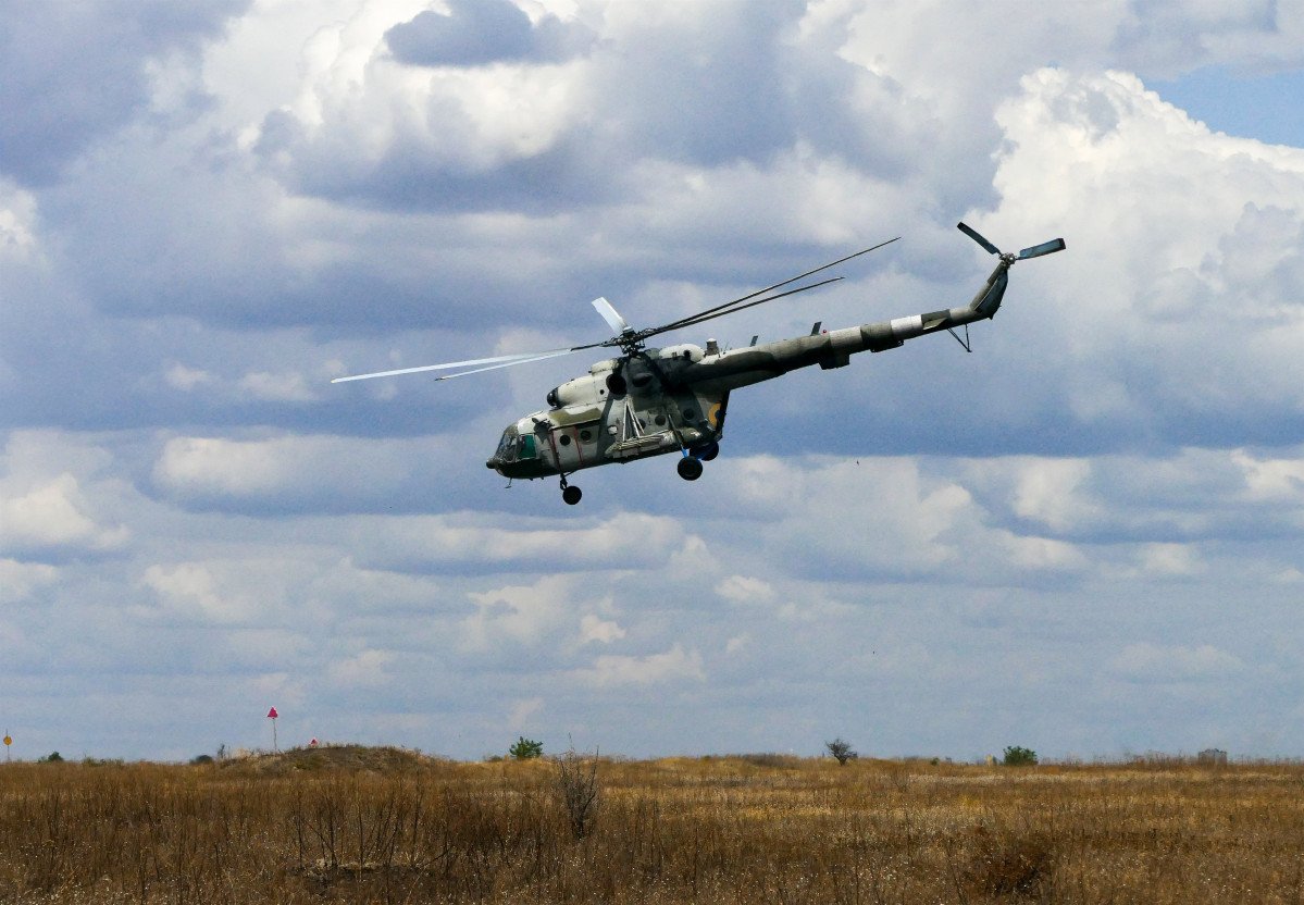 Arxiu - Un helicòpter Mi-8 a Ucraïna