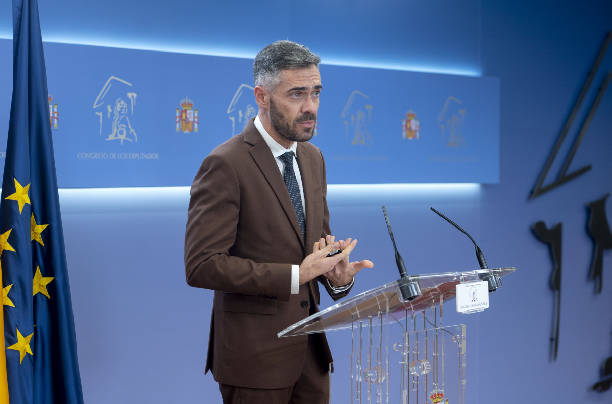 Arxiu - El portaveu parlamentari del PSOE, Felip Sicília, en una roda de premsa al Congrés dels Diputats, a 29 d'octubre de 2021, a Madrid (Espanya).