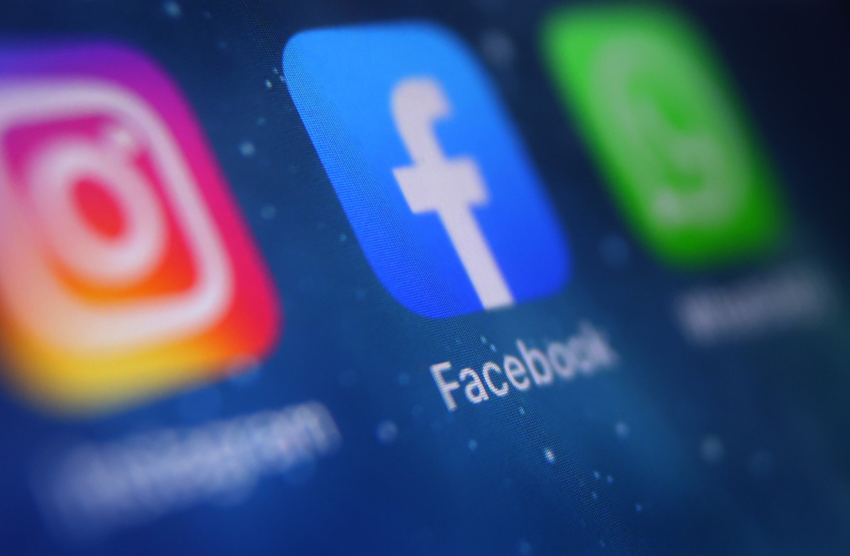 Icones d'Instagram, Facebook i WhatsApp.