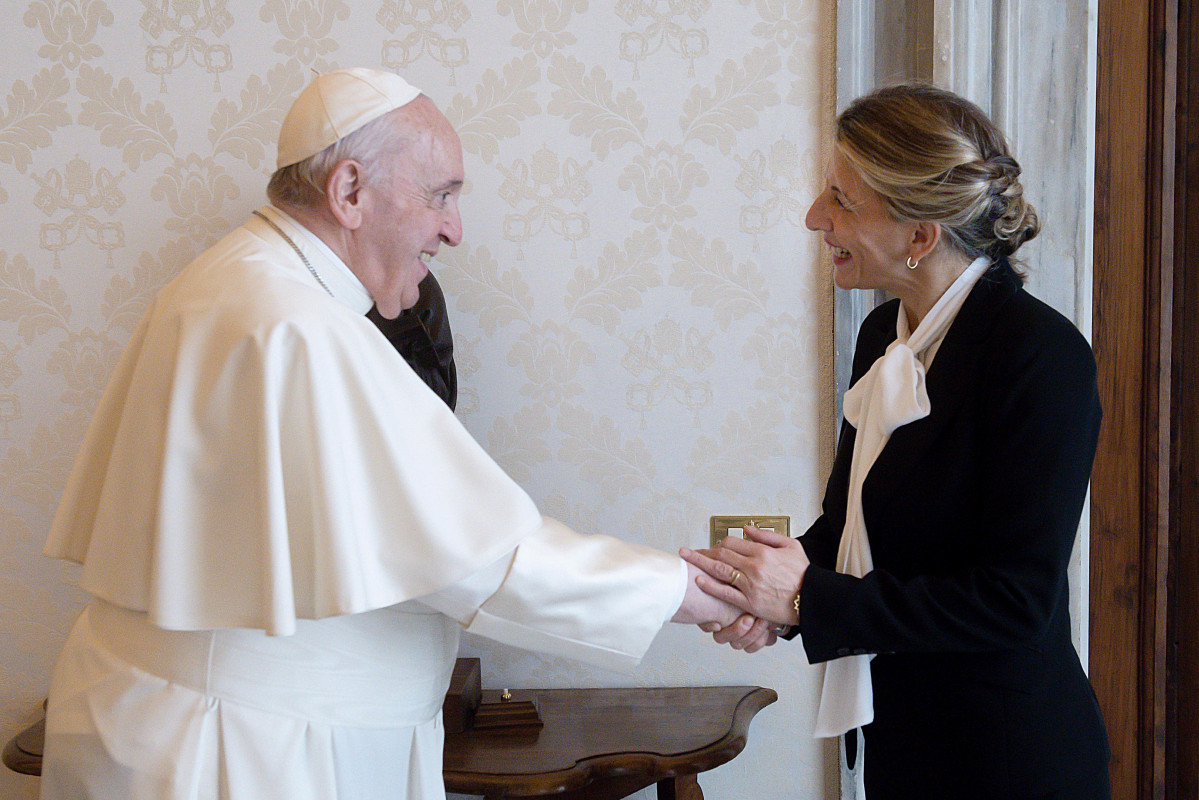 EP- Selecció fotos 2021: La vicepresidenta segona del Govern i Ministra de Treball i Economia Social, Yolanda Díaz (d) i el papa Francesc (i), durant una trobada a la Biblioteca Apostòlica