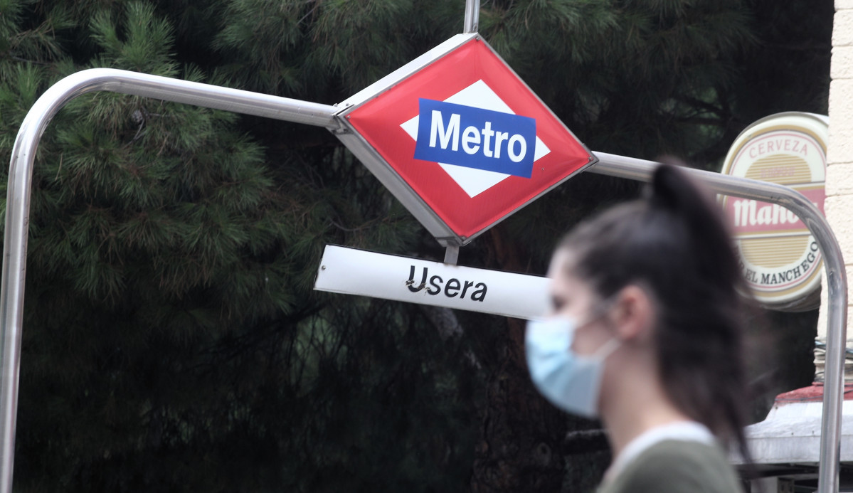 EuropaPress 3326538 persona surt metro districte usera madrid espana 18 setembre 2020 usera
