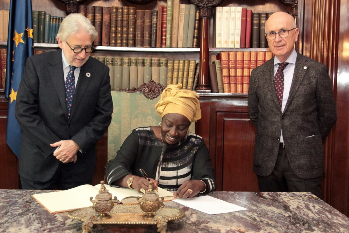 EuropaPress 4263132 president foment treball josep sanchez llibre ex primera ministra senegal
