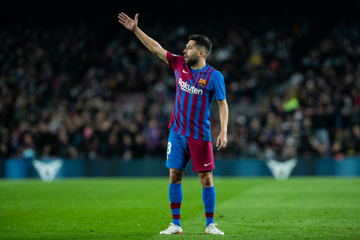 18 Jordi Alba de FC Barcelona gestures durant l'espanyol league, La Lliga, futbol matx played between FC Barcelona i RCD Espanyol al Camp Nou stadium on November 20, 2021, a Barcelona, Spain.