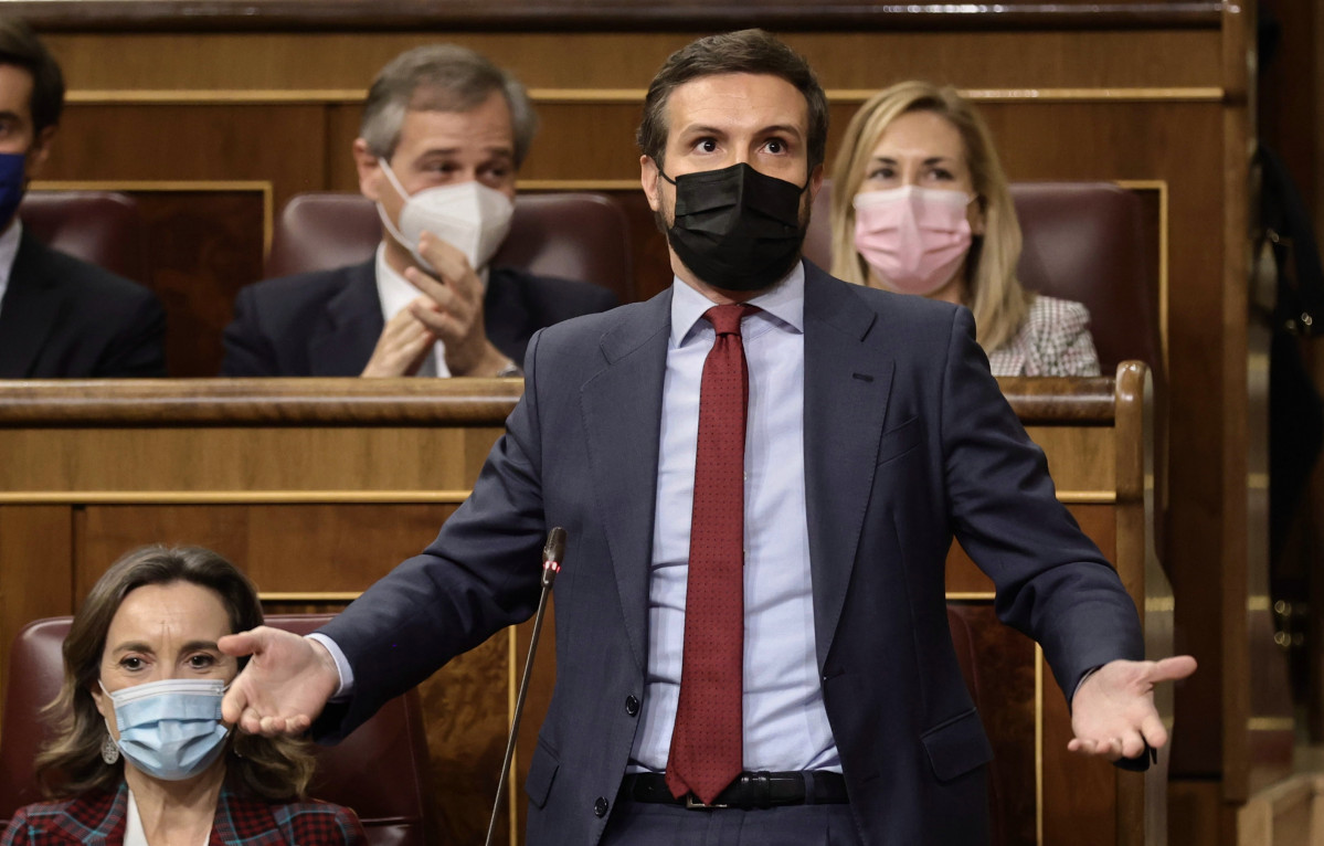 El líder del PP, Pablo Casado, intervé en una sessió plenària al Congrés dels Diputats, el 16 de febrer del 2022, a Madrid (Espanya).