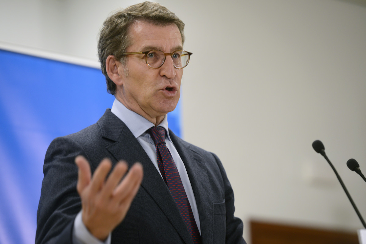 El president de la Xunta de Galícia, Alberto Núñez Feijóo, en una roda de premsa després de la reunió del Consell de la Xunta de Galícia, a la Delegació Territorial de la Xunta de Galícia, a 3 de
