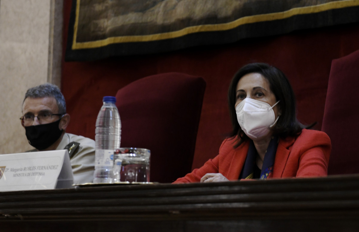La ministra de Defensa, Margarita Robles, durant la clausura de les II Jornades de Seguretat i Defensa per a mitjans de comunicació, al Centre Superior d'Estudis de la Defensa Nacional, el 17 de juny de 2021, a Madrid (Espanya).