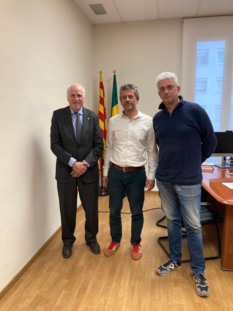 El president de la Cambra de Terrassa, Ramon Talamàs; l´alcalde d´Olesa de Montserrat, Miquel Riera, i el regidor d´Empresa, Ocupació i Comerç, Dídac Solà.