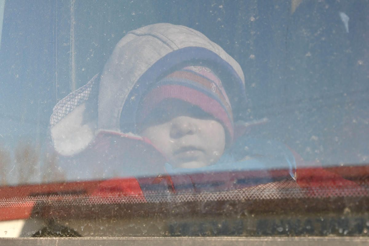 EuropaPress 4313932 13 març 2022 kramatorsk ucraïna nen comunitat infantil vist travs ventana