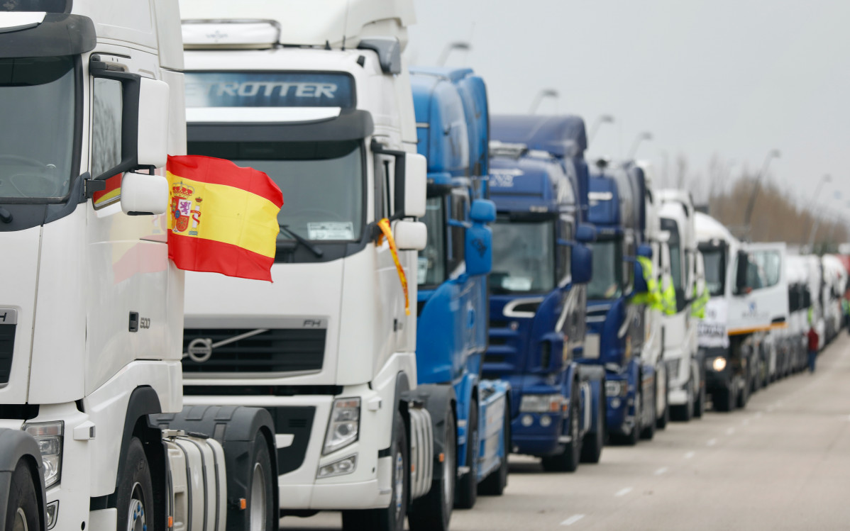 EuropaPress 4335086 desenes camions estacionats polígon amazon novè dia atur nacional
