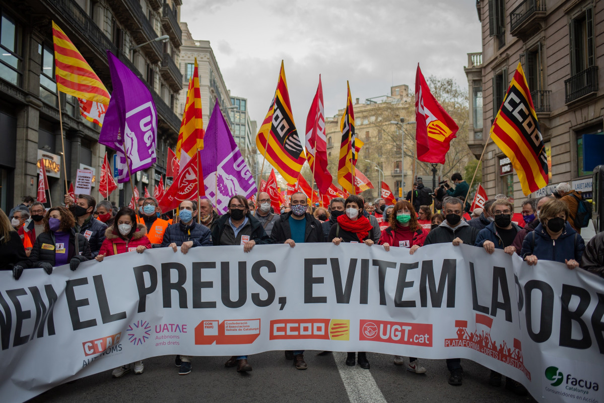EuropaPress 4337572 1000 persones manifesten barcelona contra pujada preus energia