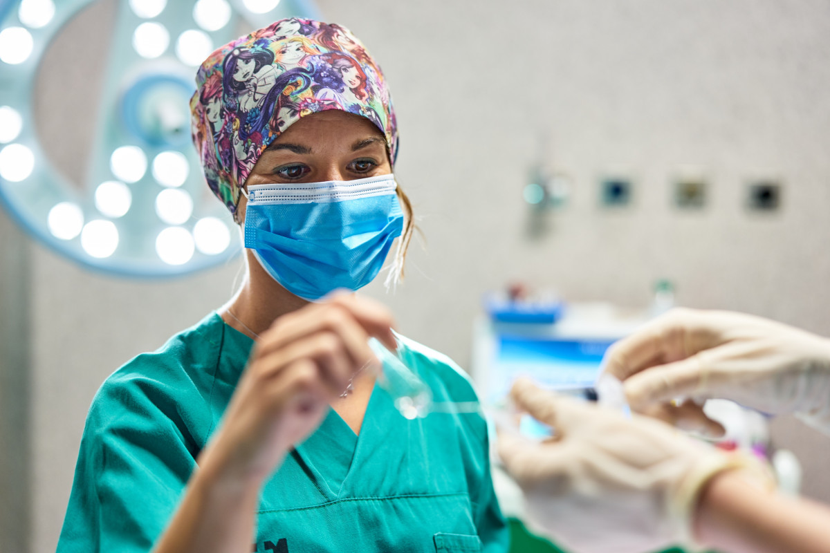 Arxiu - HM Hospitales participarà a l'assaig clínic fase III de la vacuna de HIPRA contra la COVID-19