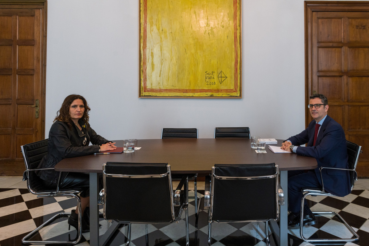 La consellera de Presidencia, Laura Vilagrà, y el ministro de Presidencia Féliz Bolaños, durante una reunión para esclarecer el supuesto espionaje a líderes independentistas