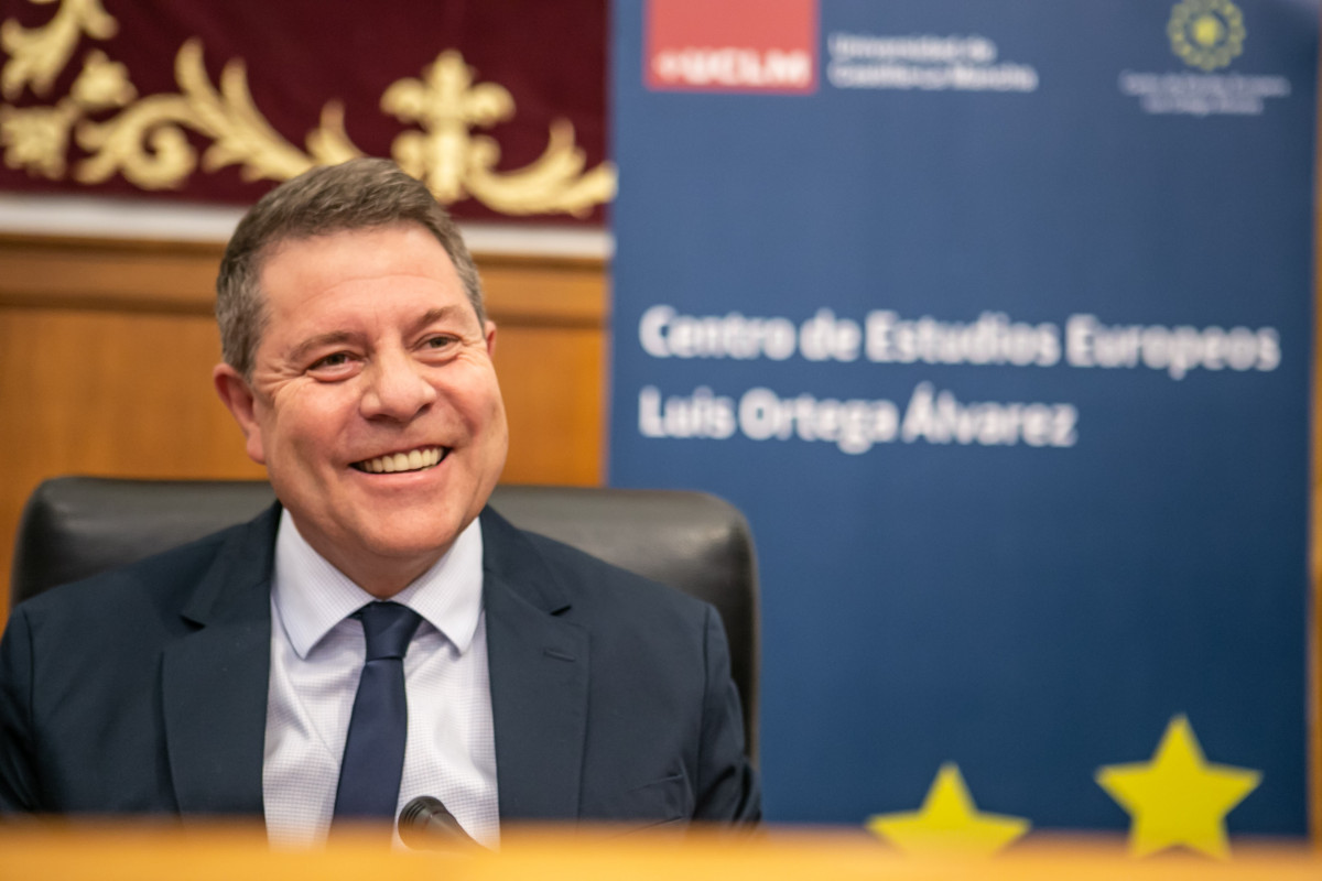 EuropaPress 4413589 president regional emilià garcia page clausura jornada 40 anys estat