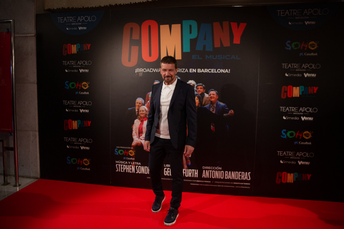 EuropaPress 4423432 director antoni banderes posa photocall estrena musical company teatre