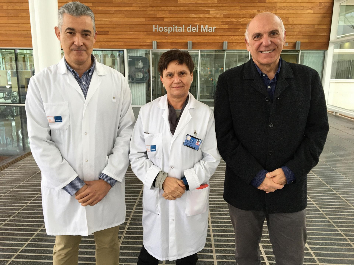 De izquierda a derecha, los investigadores Gabriel Vallecillo, Marta Torrens y Jaume Marrugat