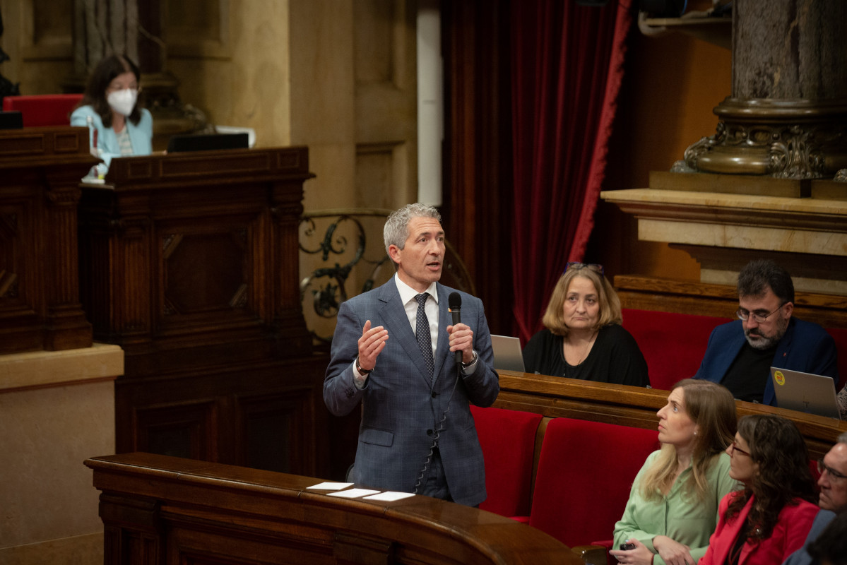 El conseller d'Educació de la Generalitat, Josep Gonzàlez-Cambray, al ple del Parlament l'11 de maig.