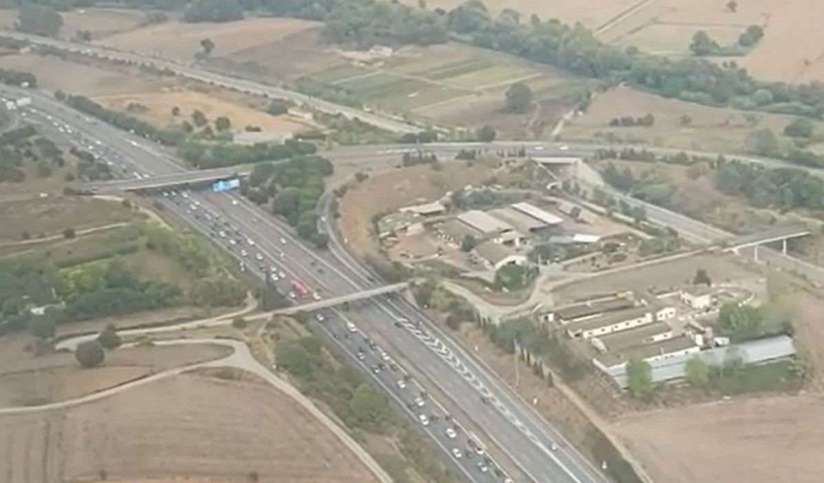 Imatges aèries del trànsit a l'AP-7