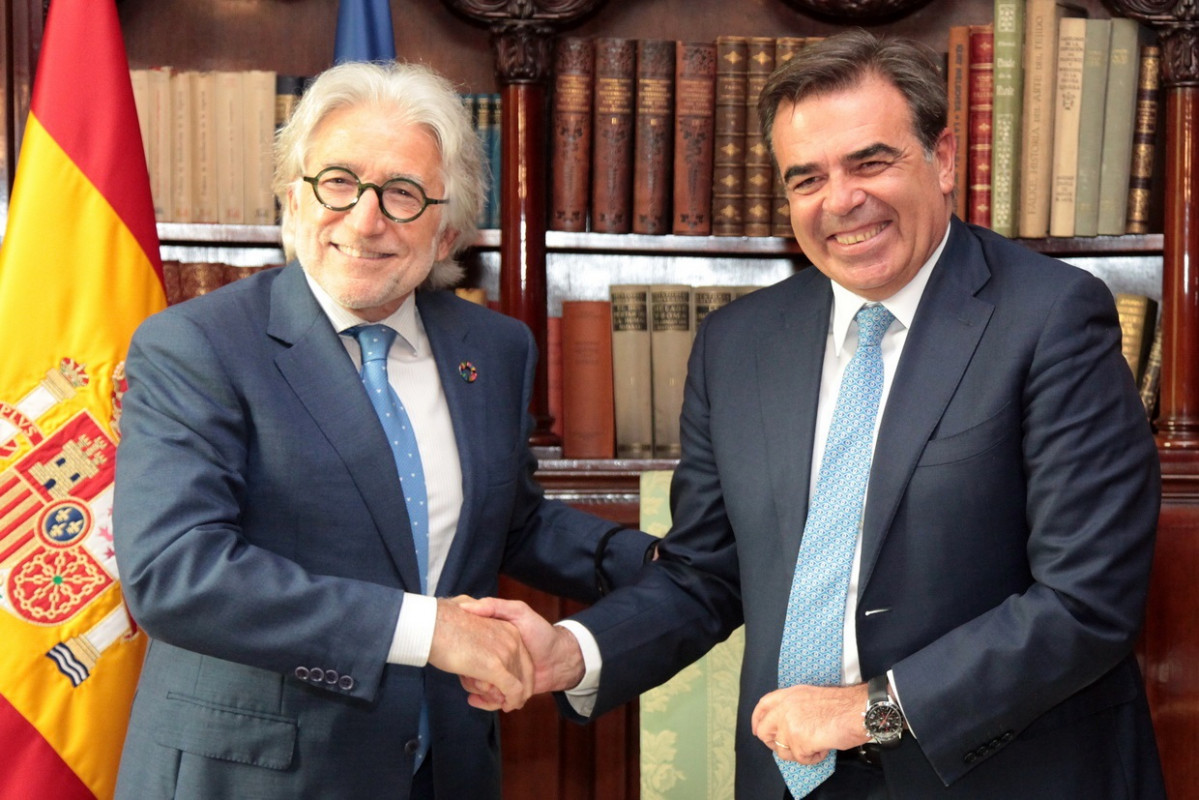 El president de Foment del Treball, Josep Sánchez Llibre, i el vicepresident de la Comissió Europea, Margaritis Schinis