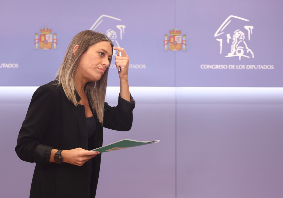 La portaveu de Junts al Congrés, Míriam Nogueras, ofereix una roda de premsa al Congrés dels Diputats després de la primera intervenció de Sánchez a la 26 edició del Debat sobre l'Estat de la Nació, el 12 de juliol del 2022, a Madrid (Espanya). T