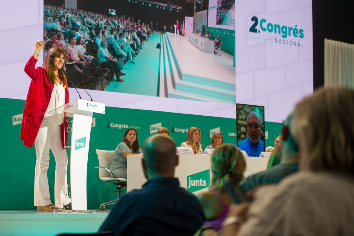 La líder de Junts, Laura Borràs, en la intervenció a la segona part del congrés del partit a l'Hospitalet de Llobregat (Barcelona)