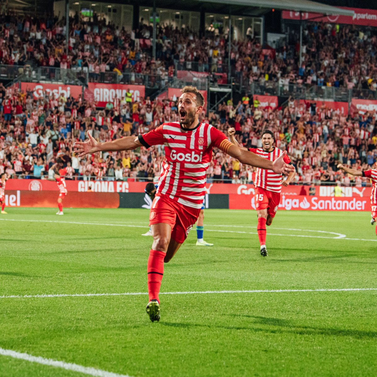 Stuani celebrant el primer