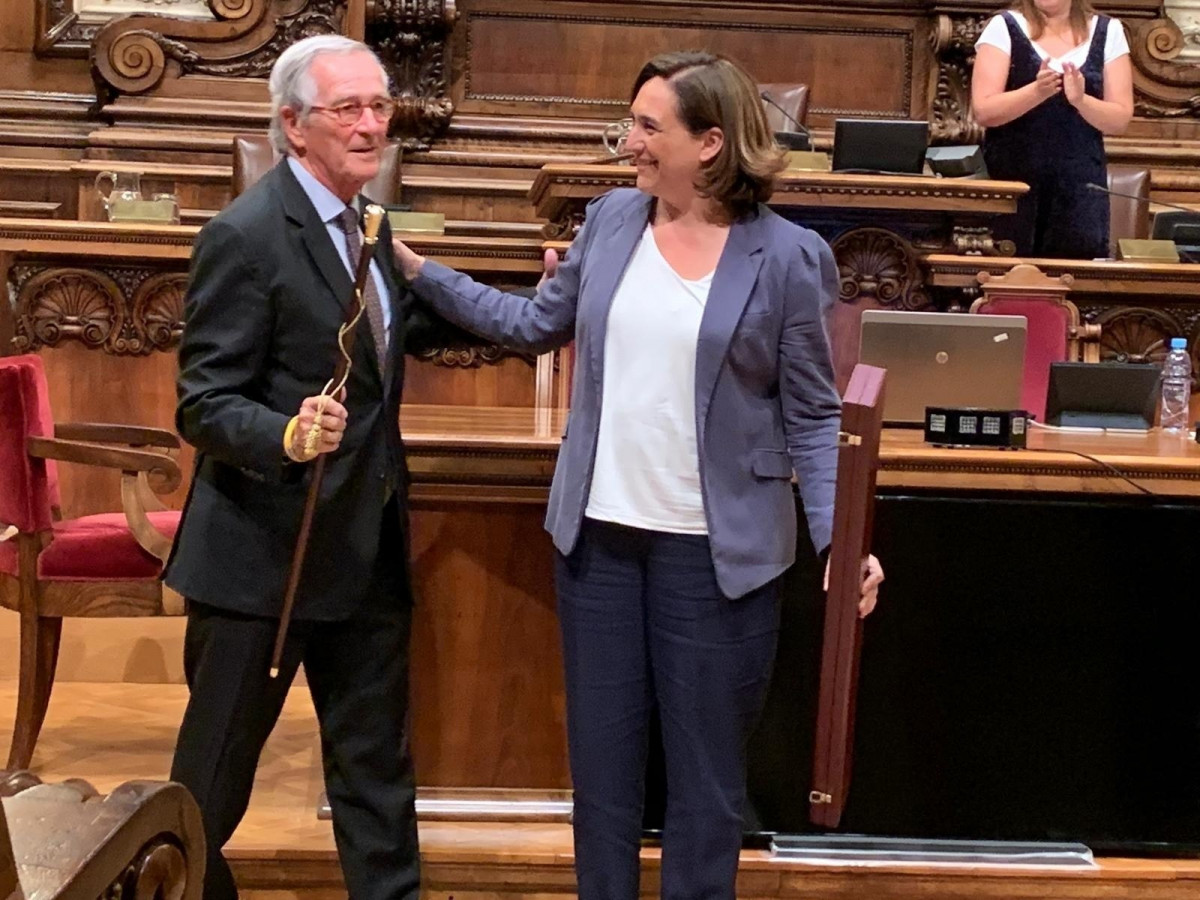 EuropaPress 2202541 xavier trias rep vara comandament honor mà ada colau últim ple regidor