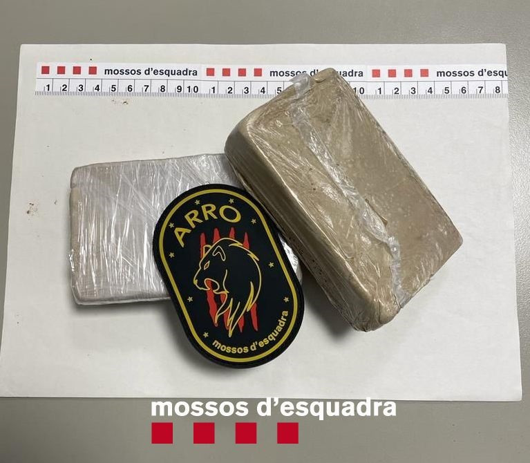 Imatge del mig quilo d'heroïna valorada en 29.373 euros interceptada pels Mossos d'Esquadra a Pont de Molins (Girona)