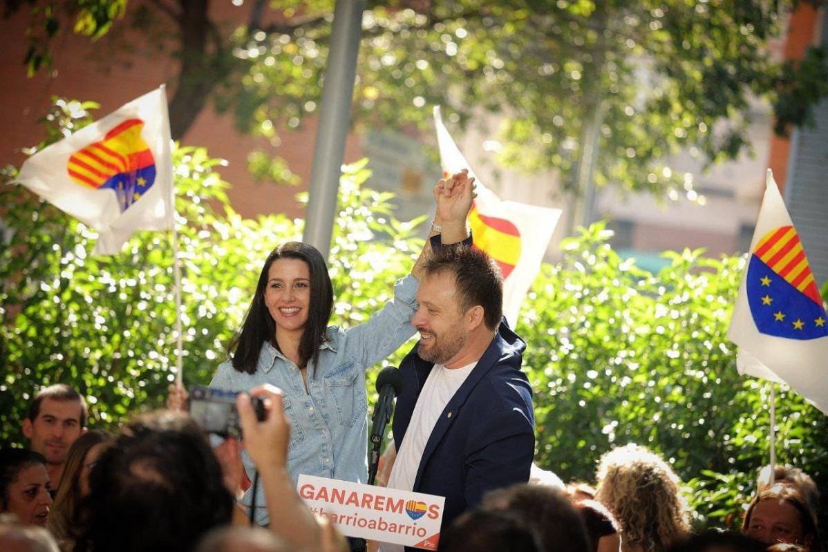 La presidenta de Ciutadans (Cs), Inés Arrimadas, i el candidat de Cs a l'alcadia de Santa Coloma de Gramenet, Dimas Gragera, aquest dissabte