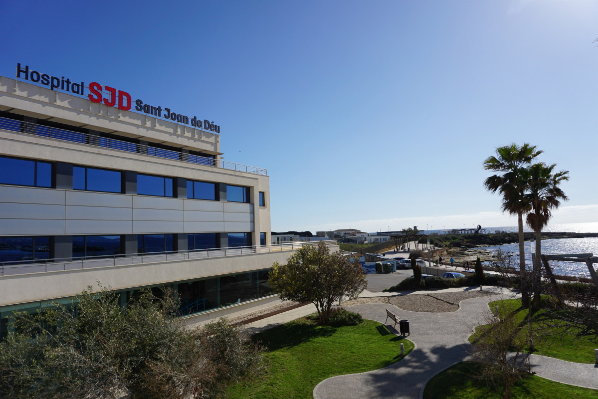 Arxiu - Façana de l'Hospital Sant Joan de Déu.