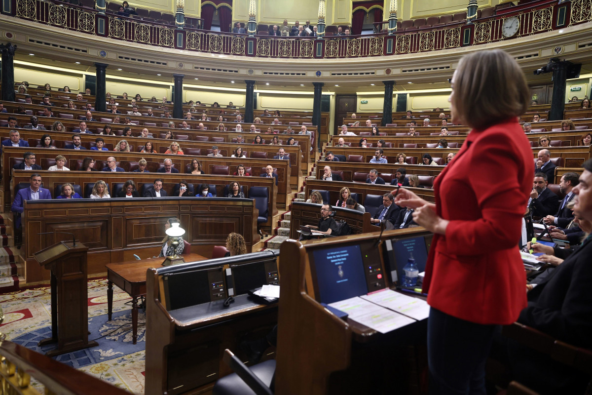 La portaveu del PP al Congrés, Cuca Gamarra, intervé durant la sessió de control al Govern del Ple del Congrés, el 5 d'octubre del 2022, a Madrid (Espanya). Sánchez acudeix a la sessió plenària després de la seva absència a la de la setmana passada pel seu p