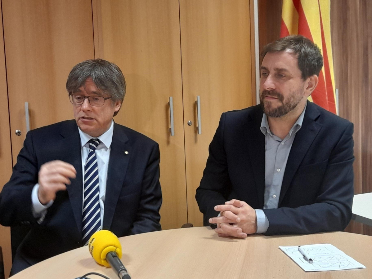 Catalunya press L?expresident de la Generalitat i president del CxRep, Carles Puigdemont, amb el vicepresident de l?entitat, Toni Comu00edn