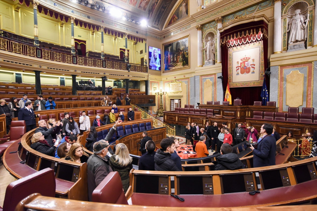 EuropaPress 4849308 grup persones hemicicle congrés diputats 25 edicion jornades portes