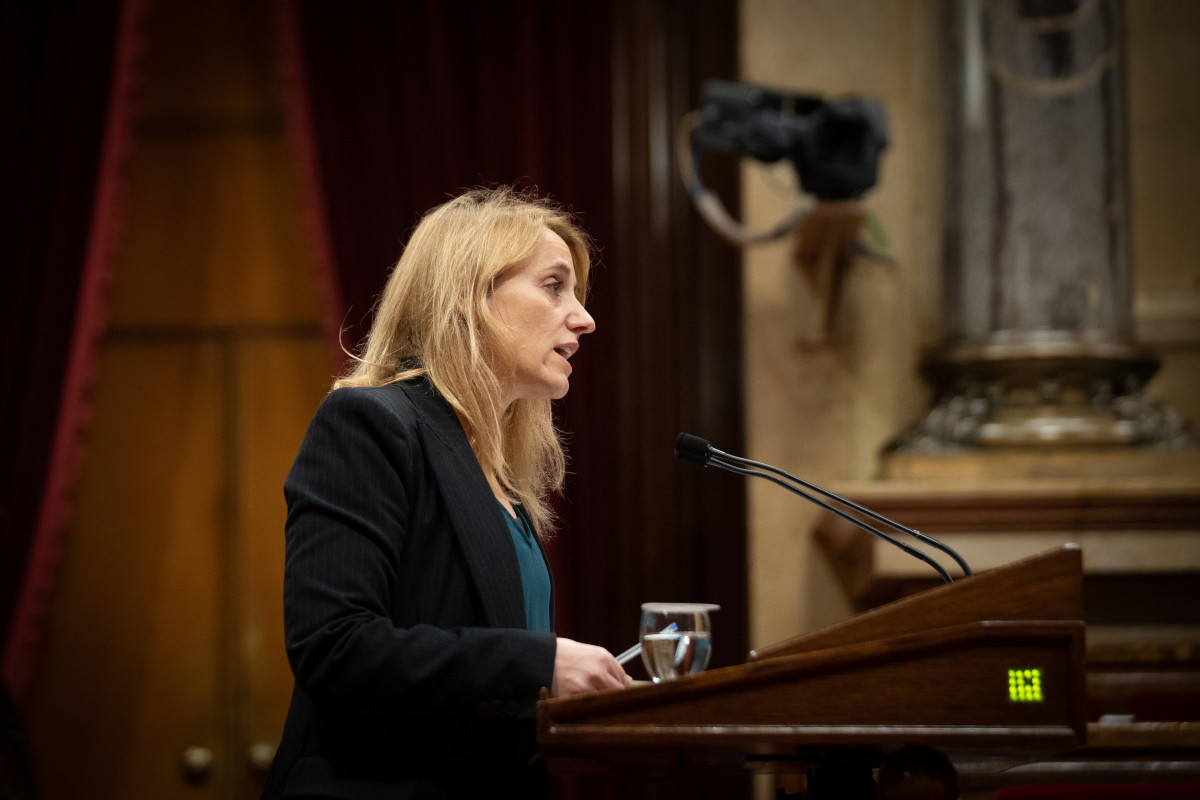 La consellera d'Economia, Natàlia Mas, intervé durant una sessió plenària al Parlament de Catalunya, el 13 de desembre de 2022, a Barcelona, Catalunya (Espanya). El ple del Parlament celebra el debat final del projecte de llei de la Ciència, a