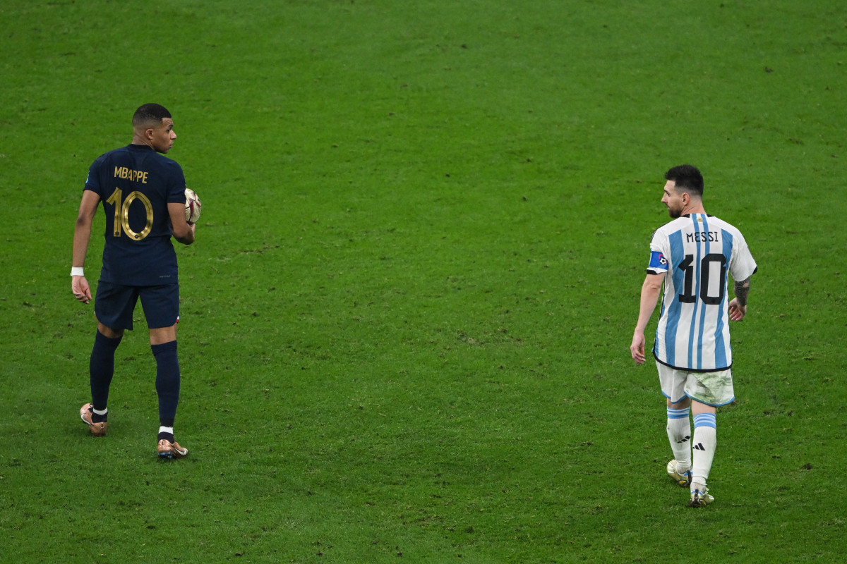 EuropaPress 4877702 18 december 2022 qatar lusail francès kylian mbappe and argentines lionel