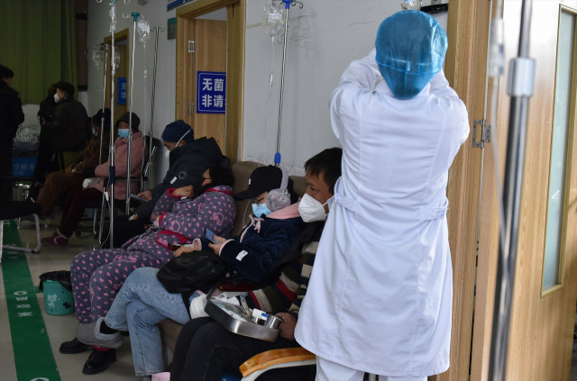 EuropaPress 4903757 infermera tracta pacients infectats covid 19 hospital popular ciutat 1