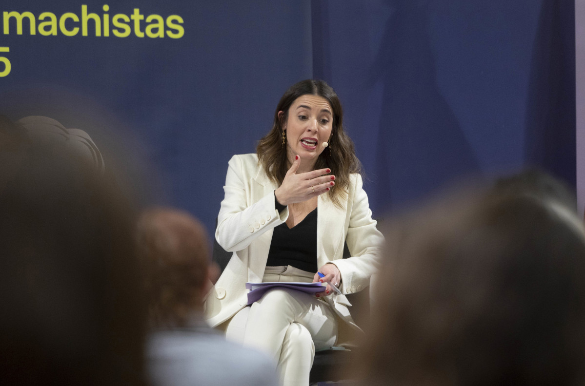 La ministra d'Igualtat, Irene Montero, intervé en la presentació de l'Estratègia Estatal per combatre les Violències Machistes 2022-2025, al Ministeri d'Igualtat, el 17 de gener del 2023, a Madrid (Espanya).
